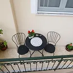 Kalliston - Cosy Urban Family *